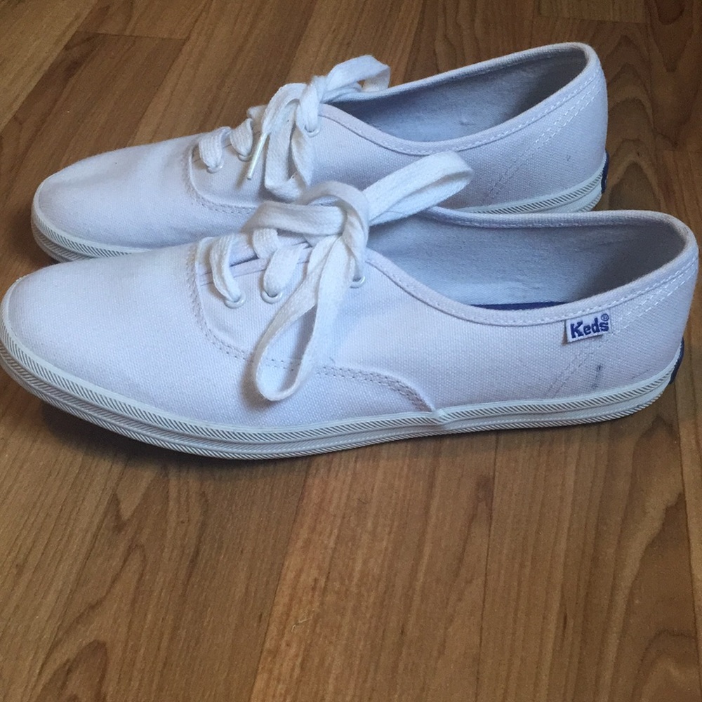 White keds Size 7